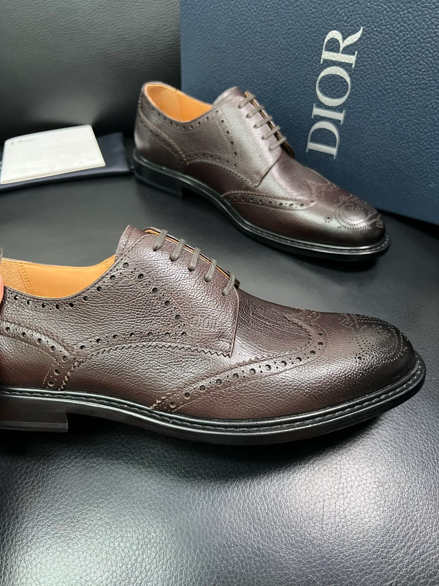 Men's shoes 💰940 Dior top purchasing agent, synchronized with Dior counters, original factory configuration, imported Italian cowhide, fully imported water-dyed cowhide lining, sole: original factory special supply, original sole super comfortable, original factory follow-up order 🔍🔍High quality, welcome to compare, code number 39-44 (can be ordered 38 45 46) 85868